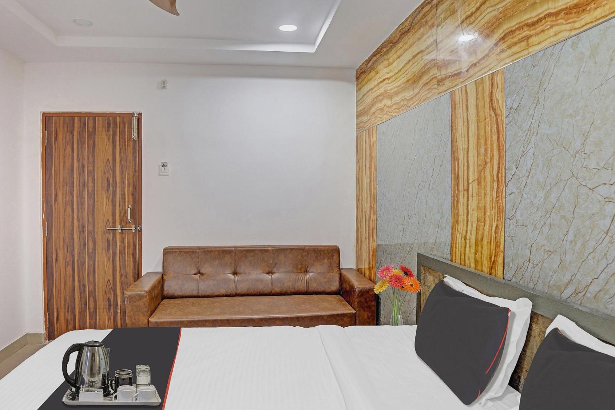 Capital O Vihari Grand Inn Warangal Exterior photo